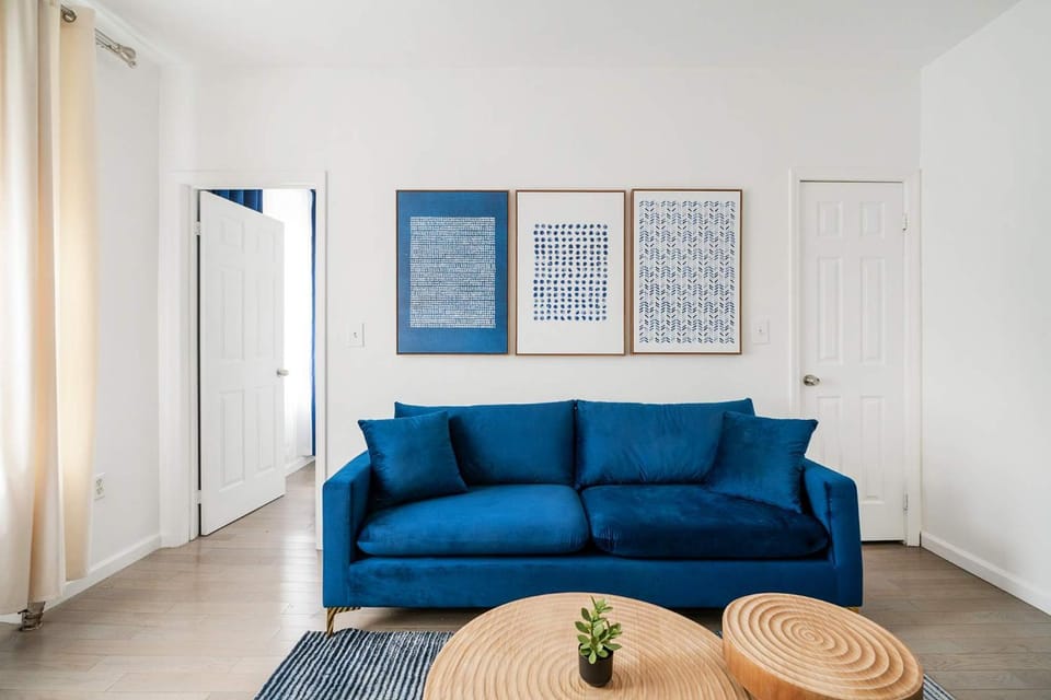 428-2E Newly furnished 2BR Apartment in Midtown