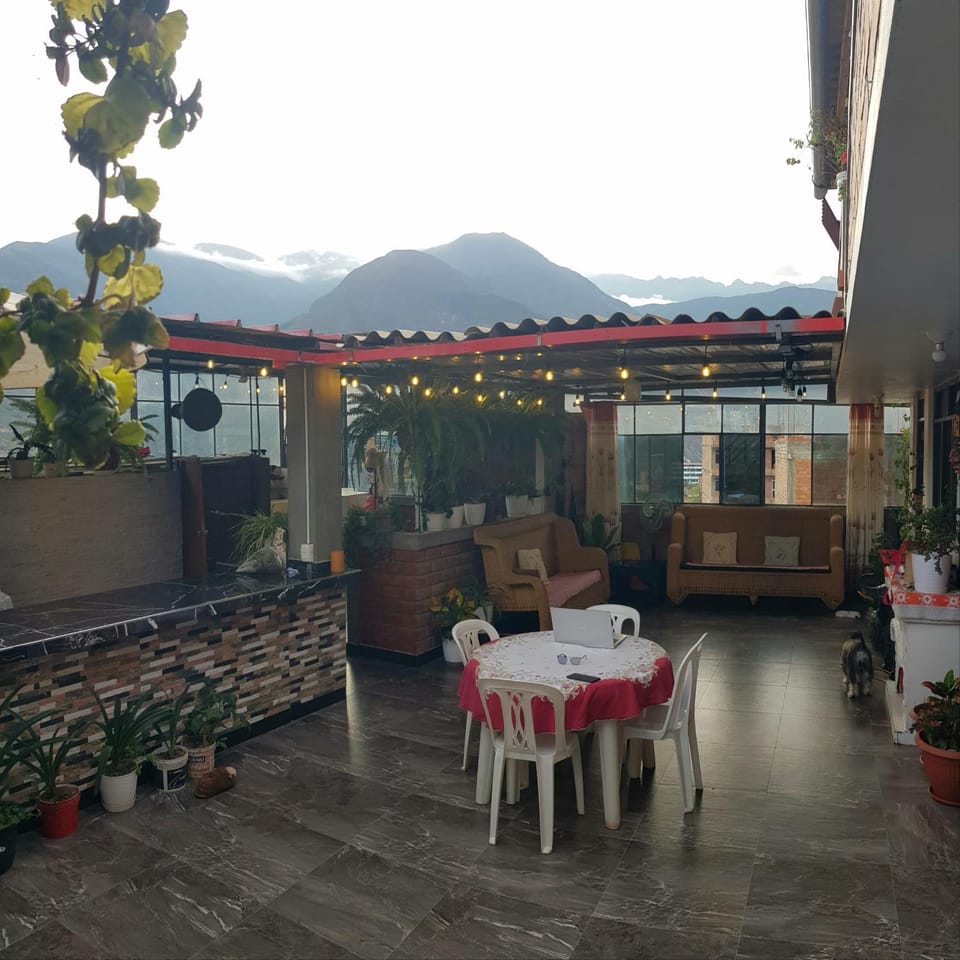 Balcony/Terrace, Mountain view