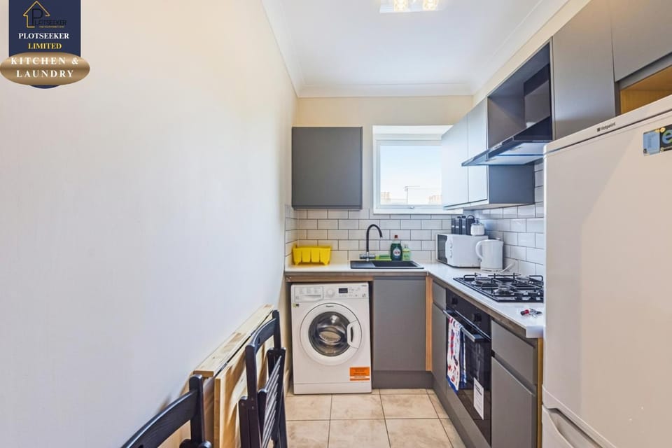 Cosy London Room West Kensington Tube Sleeps 2 Apartment in City of Westminster