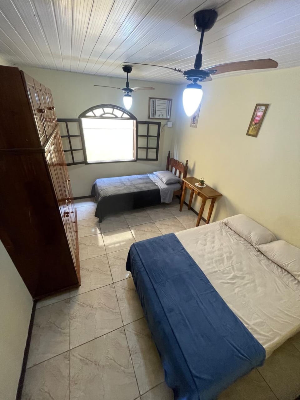 Bed, Photo of the whole room, Bedroom, air conditioner