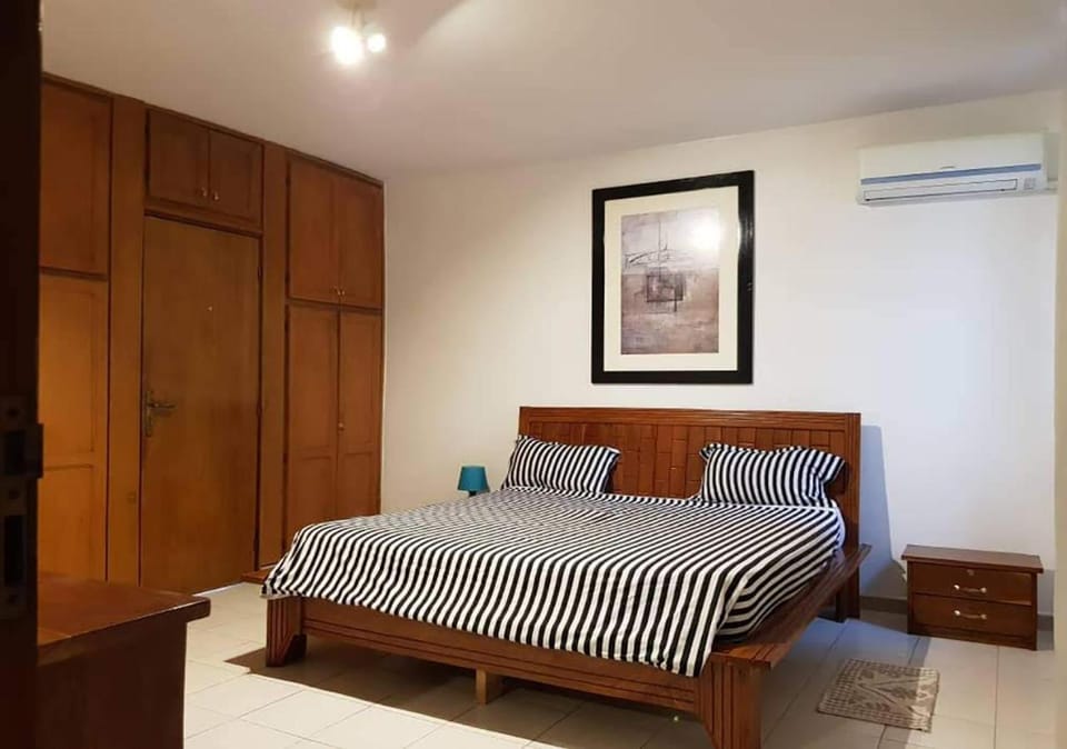 Bed, Photo of the whole room, Bedroom, wardrobe, air conditioner