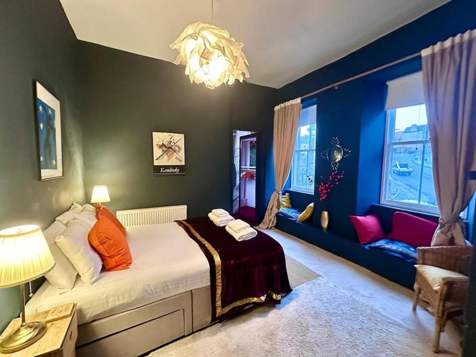 Unique cozy nest for 2, Old Town Apartment in Edinburgh