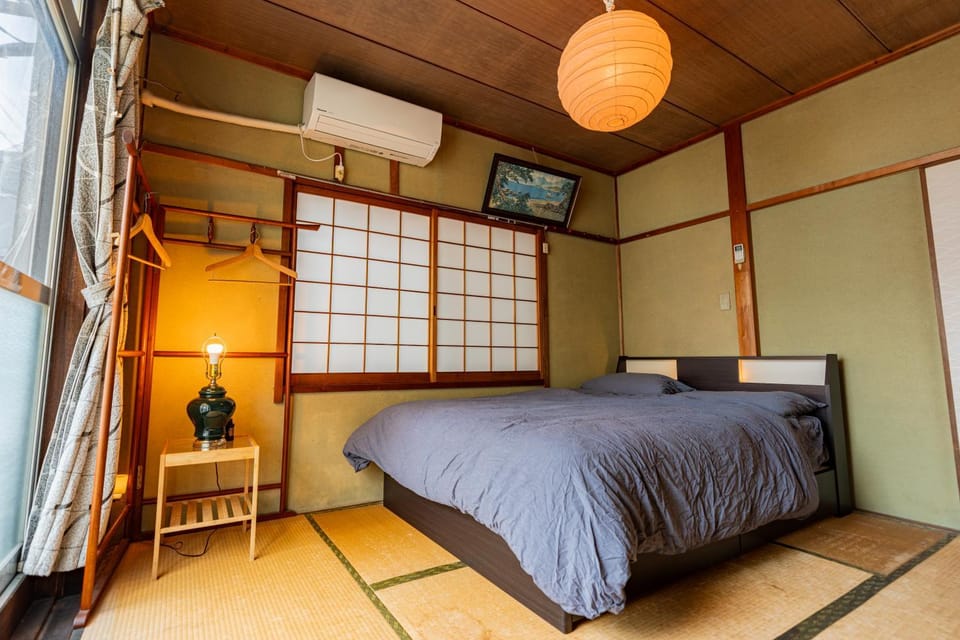 TV and multimedia, Photo of the whole room, Bedroom, air conditioner