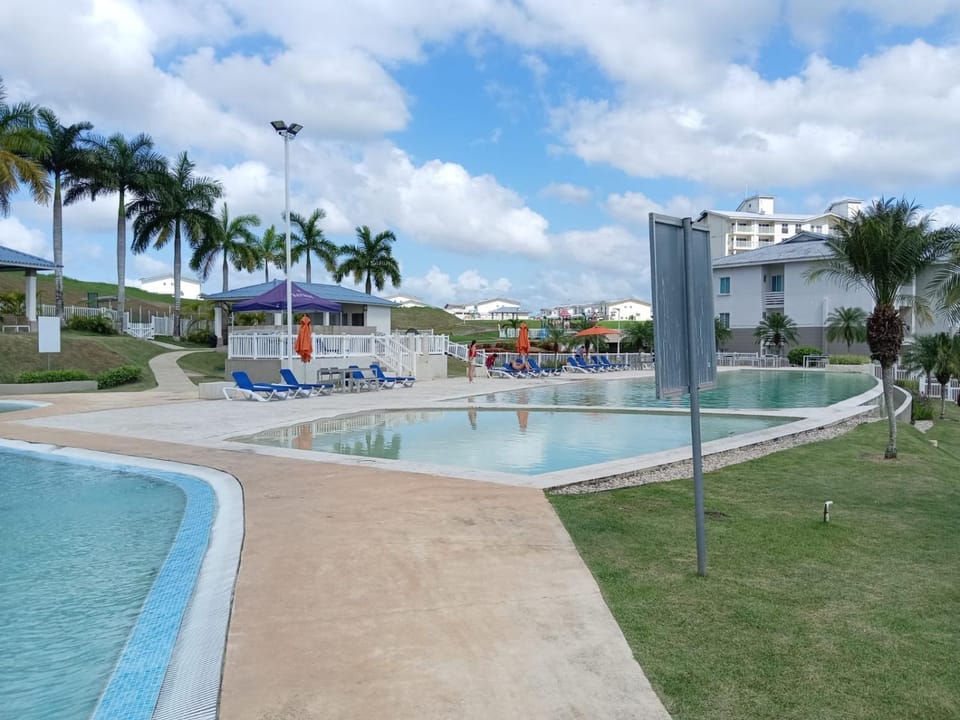 Activities, Swimming pool, Swimming pool
