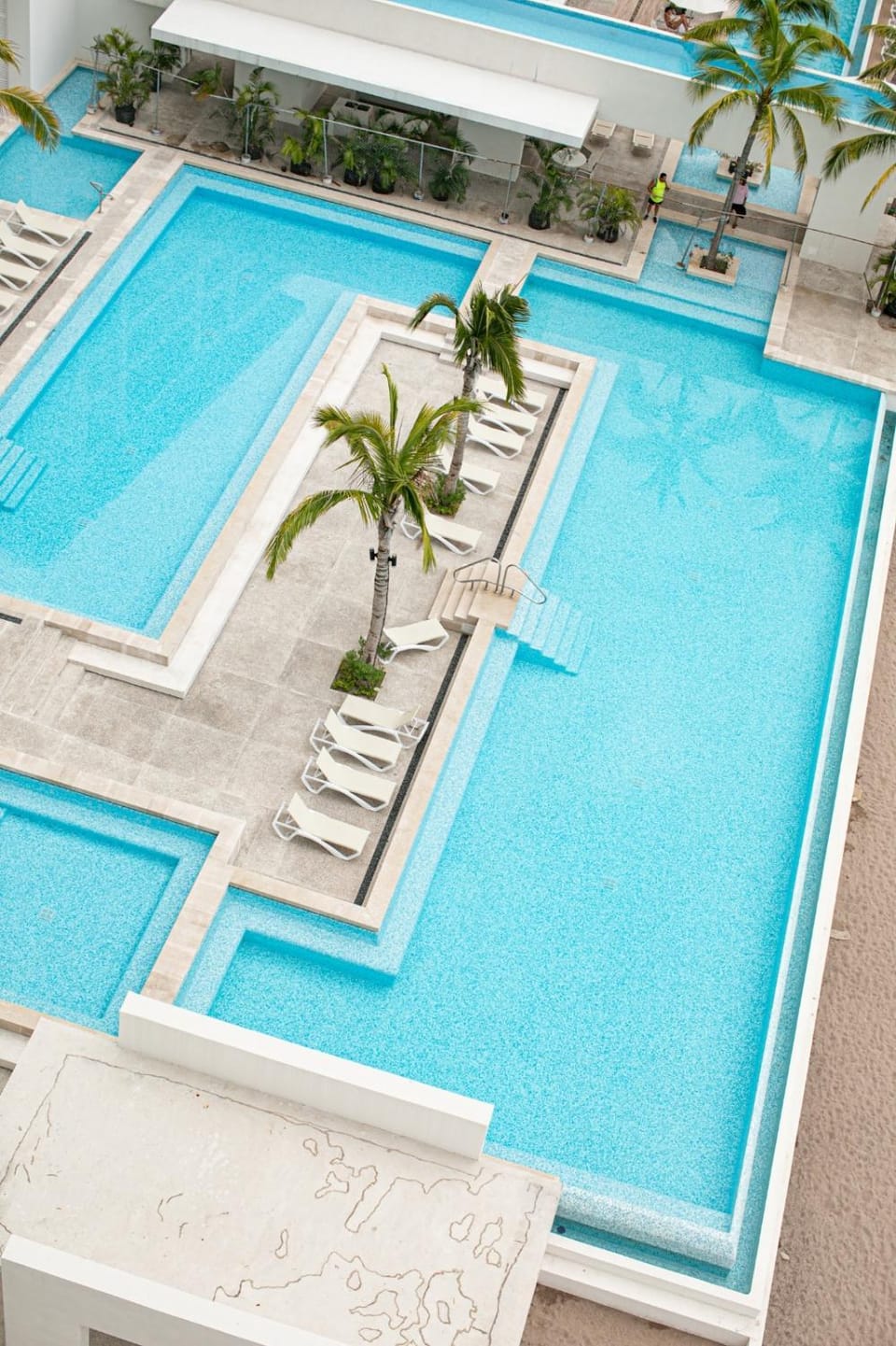 Day, Pool view, Swimming pool, sunbed
