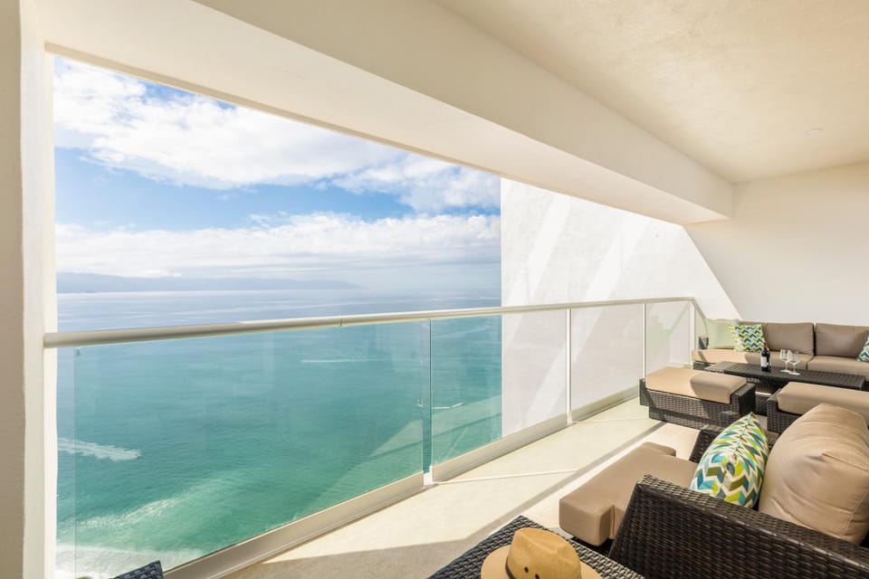 Balcony/Terrace, Seating area, Beach, Sea view