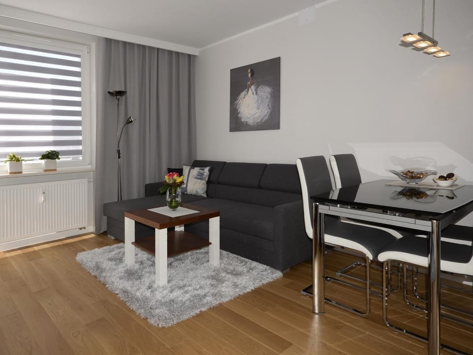 Living room, Photo of the whole room, Seating area, Dining area, Communal kitchen