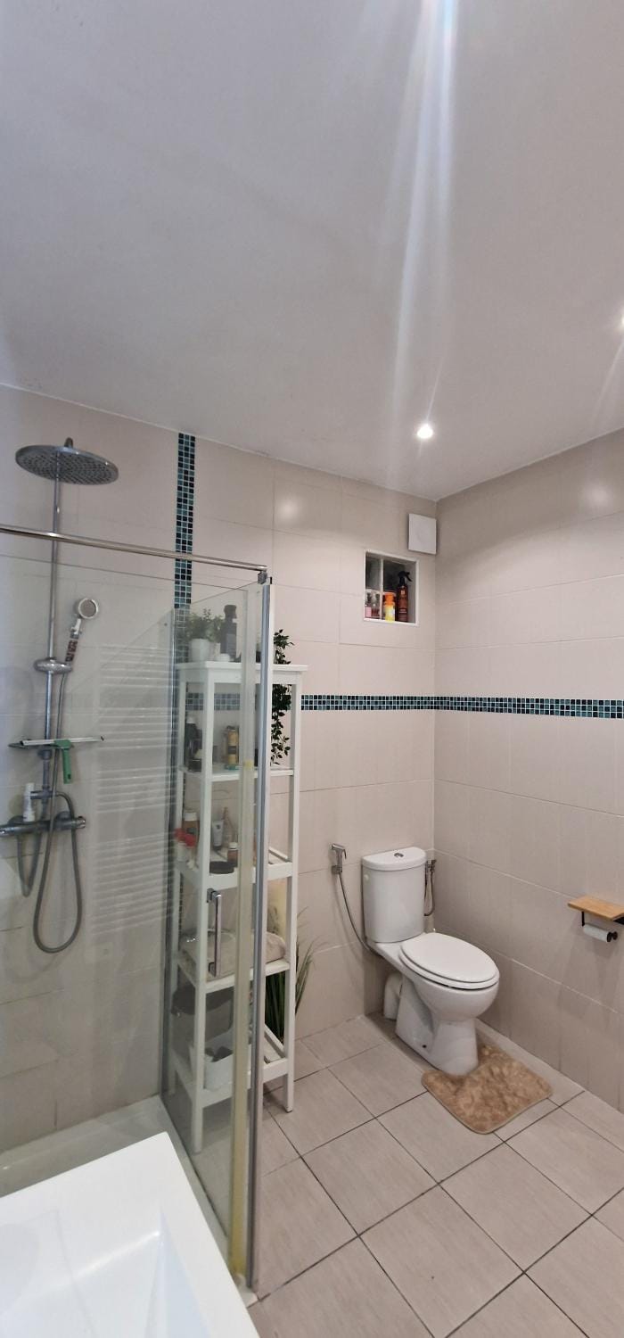 Shower, Toilet, Bathroom