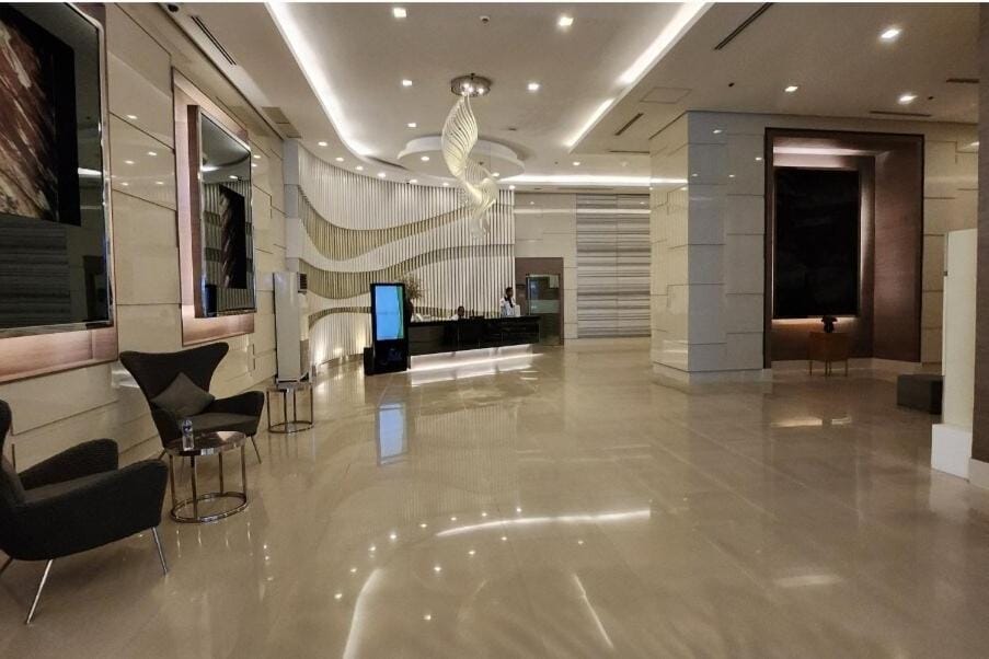 Luxury Staycation in Makati with Jacuzzi & Arcade Apartment in Makati
