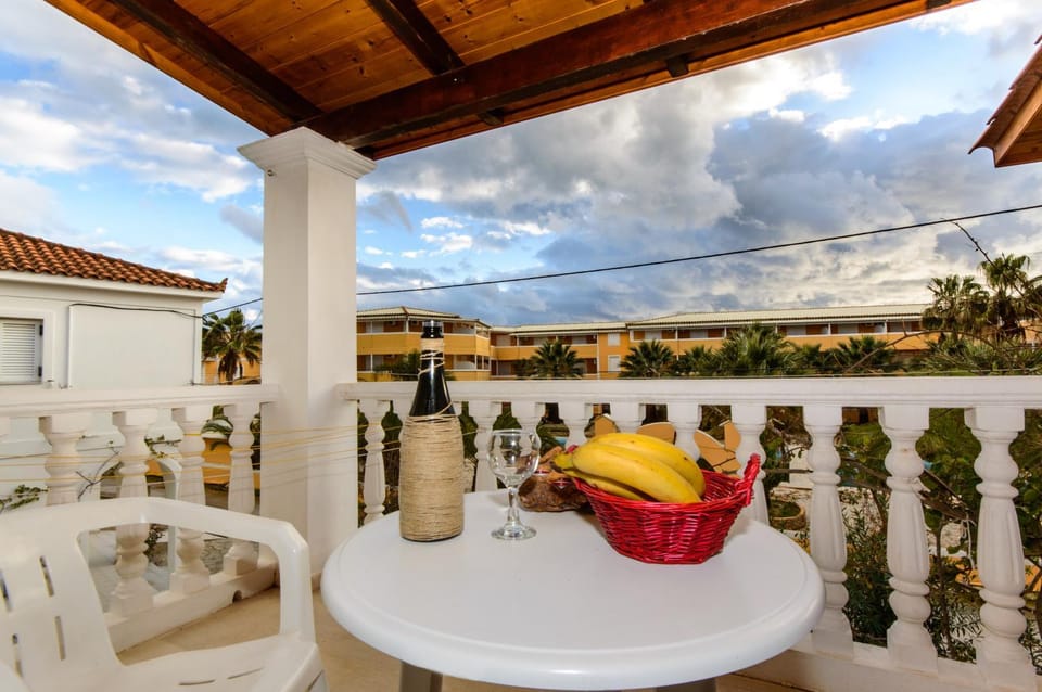 Balcony/Terrace, Garden view, Landmark view