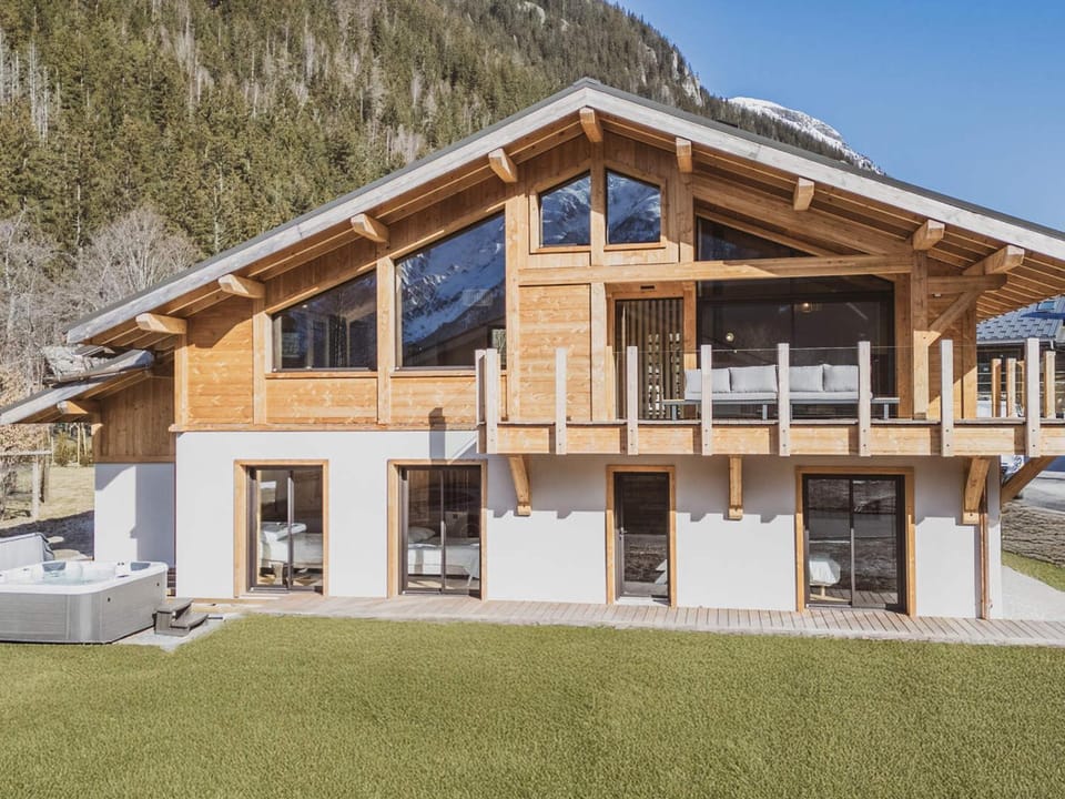 Chalet avec jacuzzi et animaux admis, vue Mont-Blanc - FR-1-343-259 Chalet in Chamonix