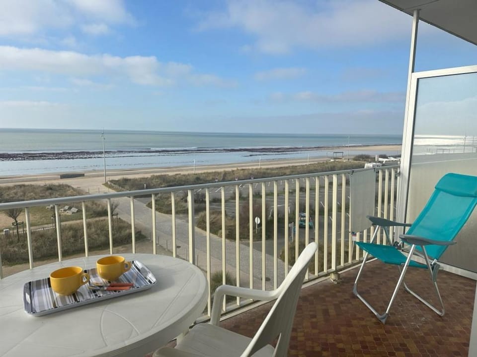 Notre-Dame-de-Monts: Studio 26m² pour 4 avec vue sur mer et parking - FR-1-540-310 Apartment in Notre-Dame-de-Monts