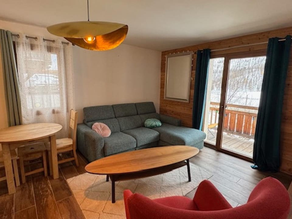 Appartement prestige à 50m des pistes avec balcon et vue - FR-1-445-215 Apartment in Montgenèvre