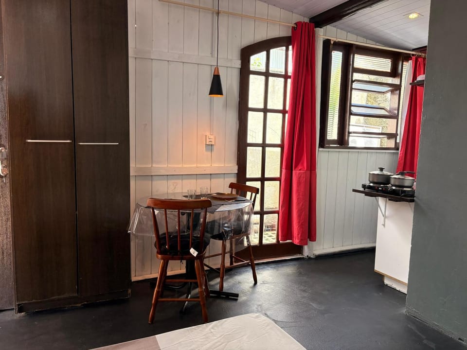 Dining area, pet friendly