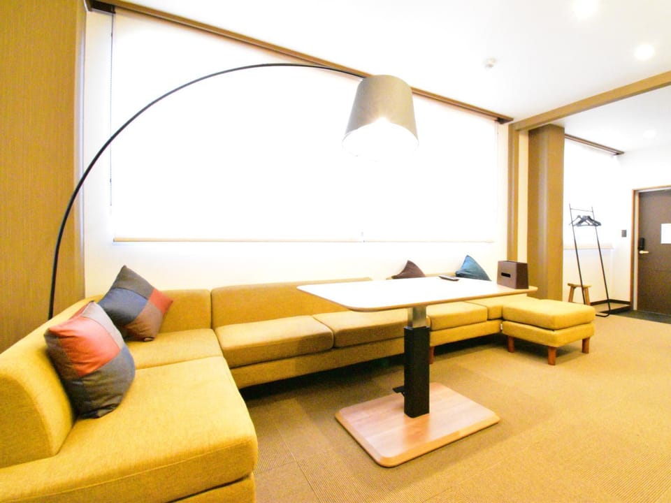 Living room, Photo of the whole room