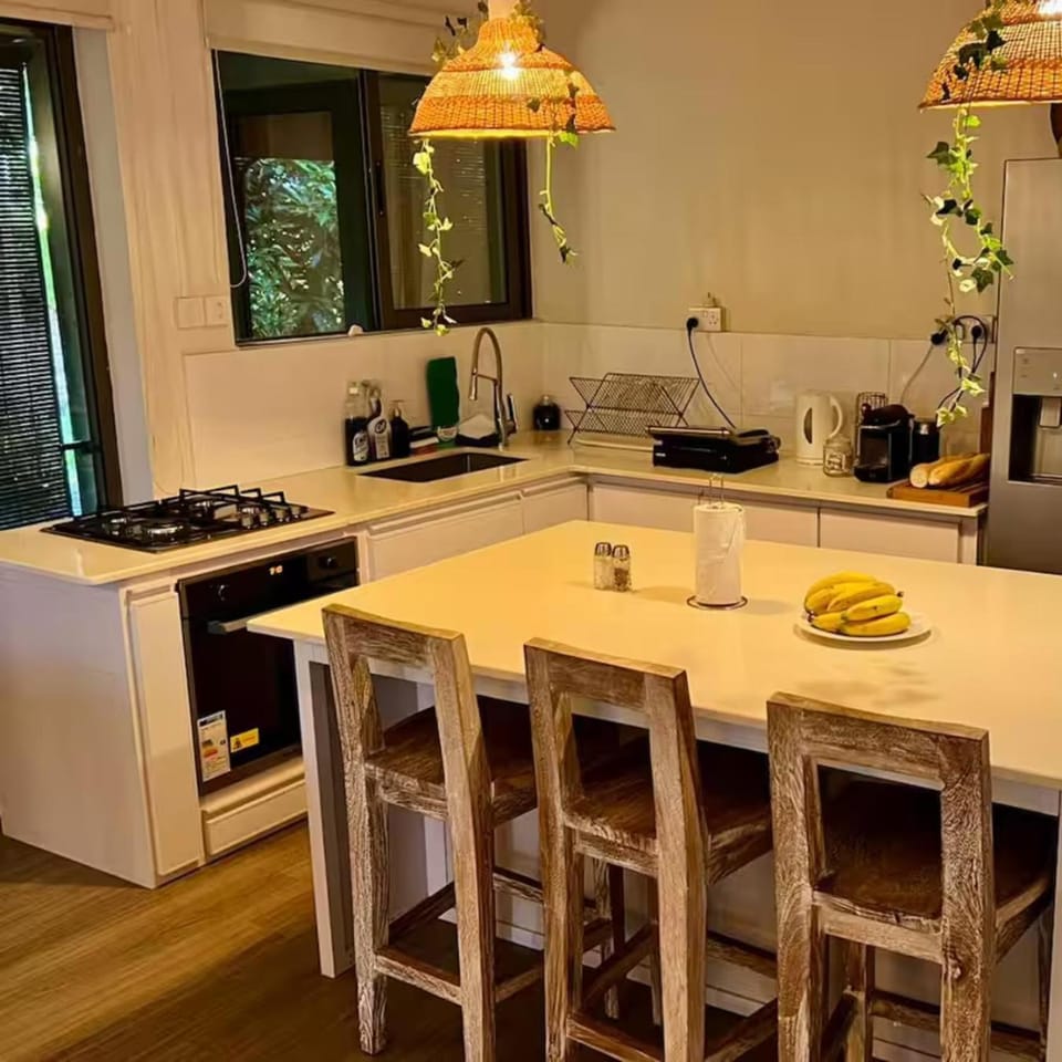 Garden, Coffee/tea facilities, View (from property/room), Kitchen or kitchenette, Dining area, toaster