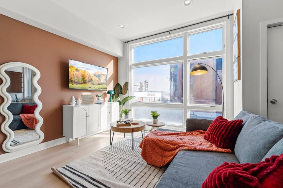Communal lounge/ TV room, TV and multimedia, Living room, Seating area, Evening entertainment