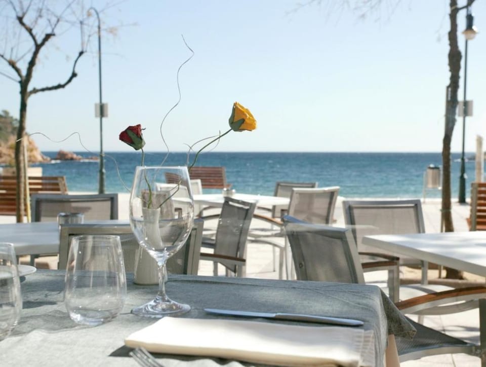 Restaurant/places to eat, Dining area