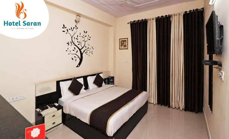 Bed, TV and multimedia, Bedroom, towels
