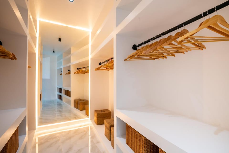 Property building, Photo of the whole room