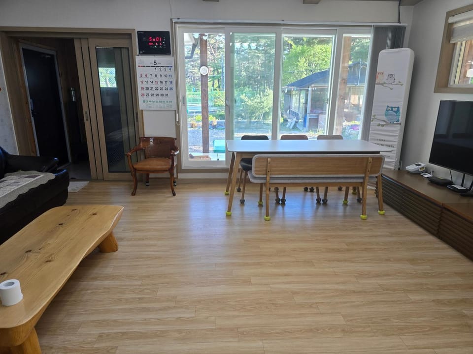 White House Pension House in South Korea