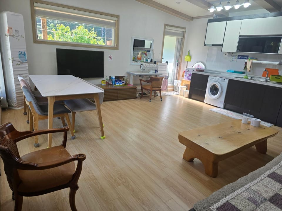 White House Pension House in South Korea