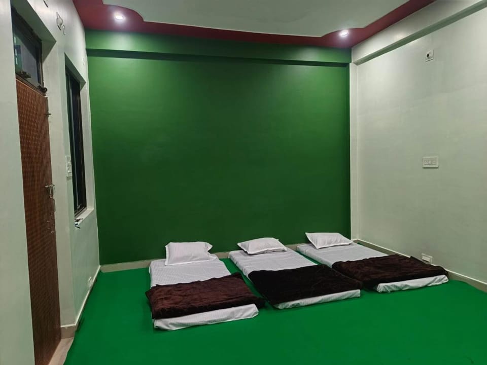 Sangam Kumbh Homestay Triveni River House in Uttar Pradesh