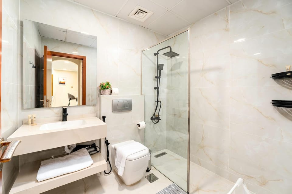 Shower, Toilet, Bathroom