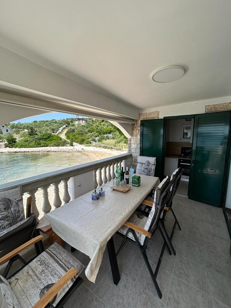 View (from property/room), Balcony/Terrace, Seating area