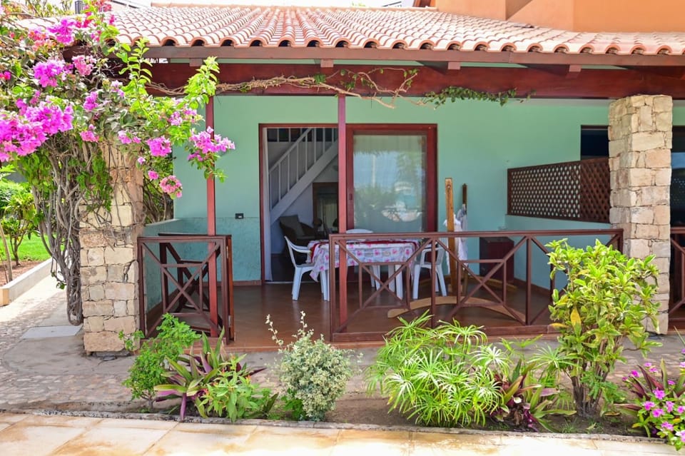 Porto Antigo II Poolside Appartment House in Santa Maria