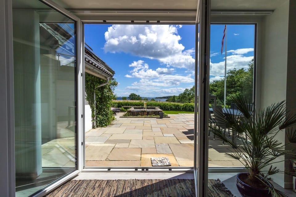 Property building, Balcony/Terrace, Facility for disabled guests