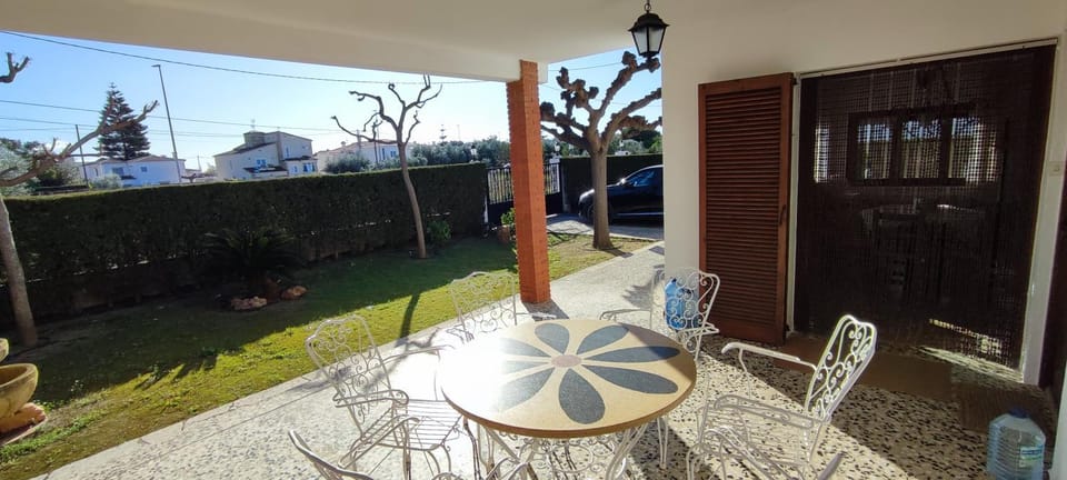Patio, Day, Garden, Garden, Balcony/Terrace, Garden view