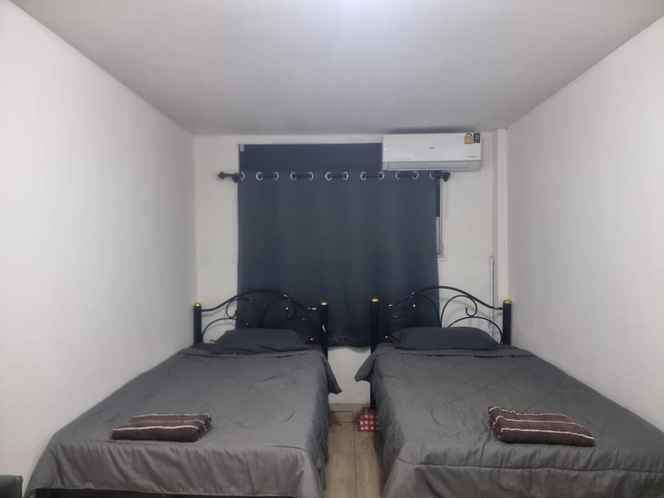 Bed, air conditioner