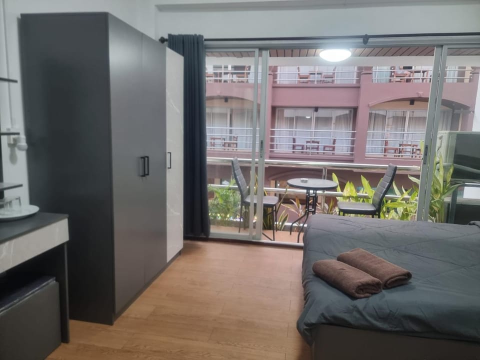 View (from property/room), Balcony/Terrace, Seating area