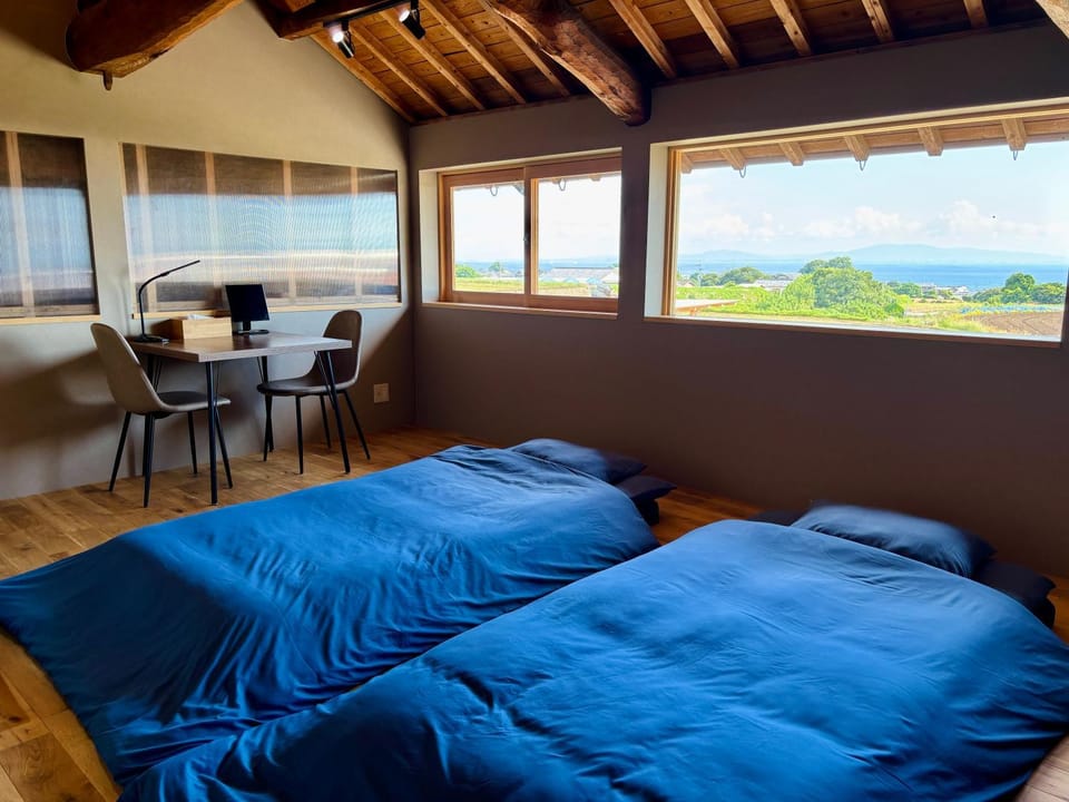 View (from property/room), Photo of the whole room