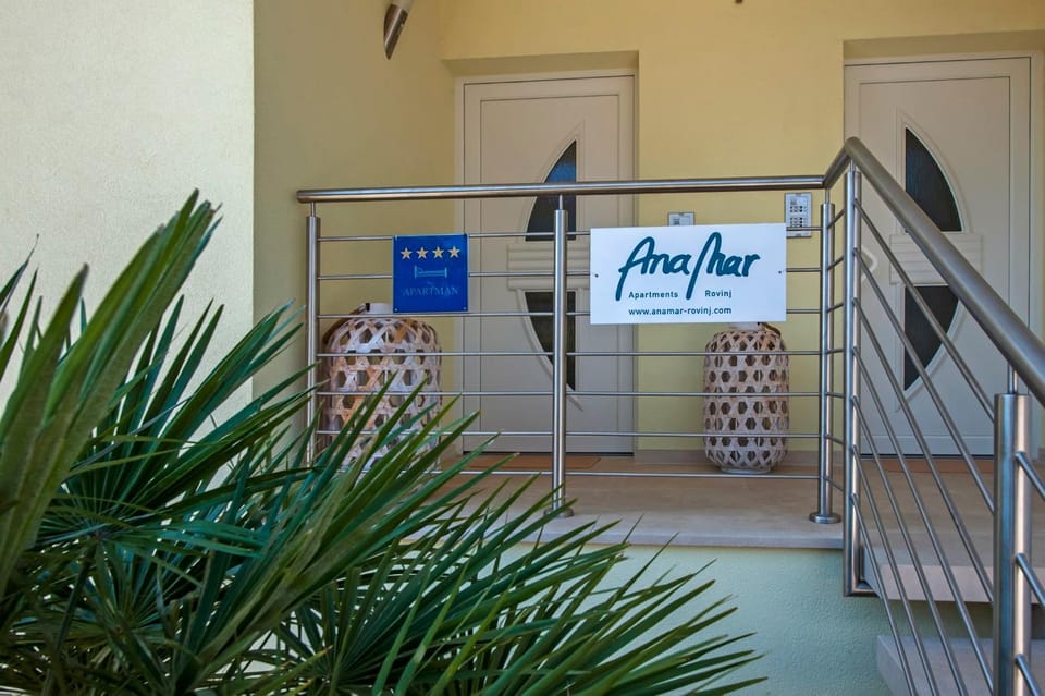 Facade/entrance, Property logo or sign
