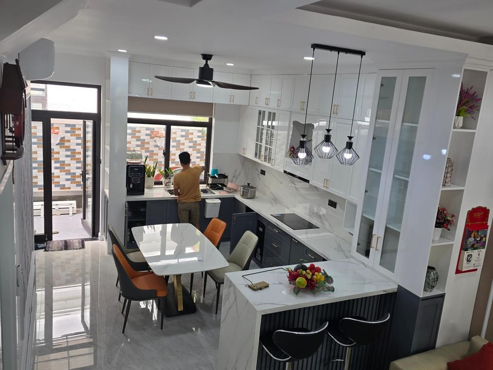 Restaurant/places to eat, Balcony/Terrace, Kitchen or kitchenette, Living room, Banquet/Function facilities, Seating area, Dining area, fireplace