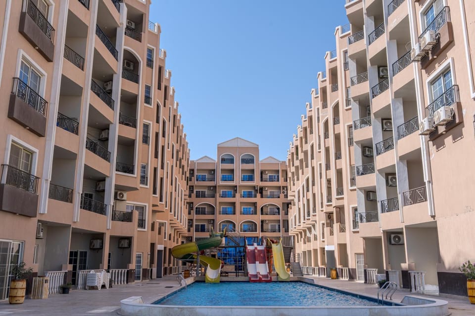 Property building, Swimming pool