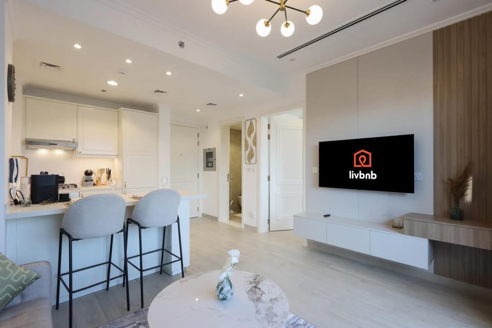 TV and multimedia, Coffee/tea facilities, Kitchen or kitchenette, Living room, Seating area, Dining area, oven, toaster