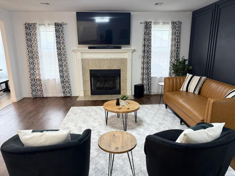 TV and multimedia, Living room, Seating area