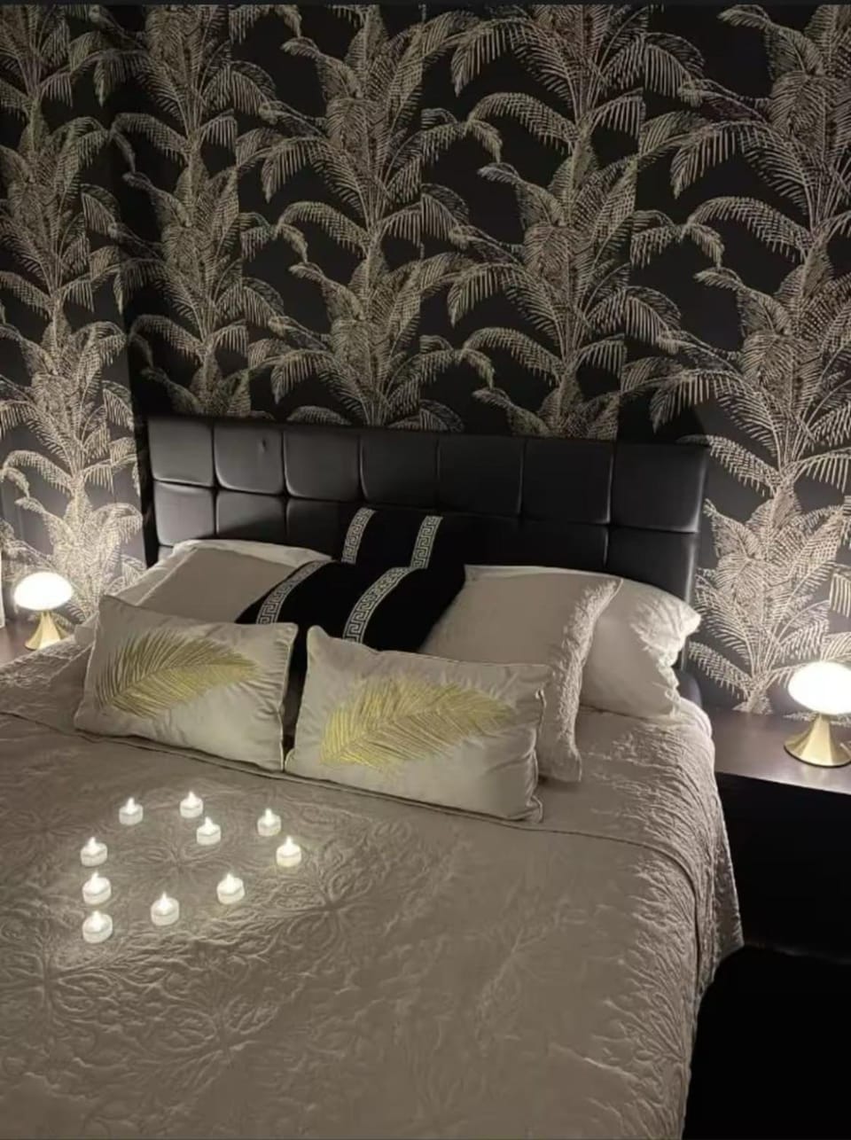 Bed, Photo of the whole room