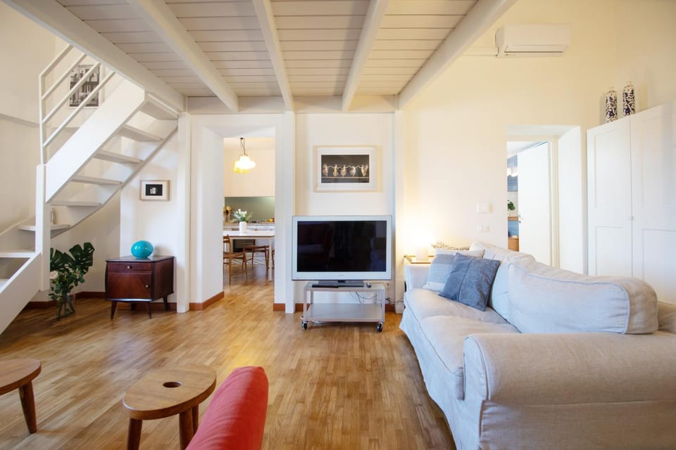 Communal lounge/ TV room, Living room