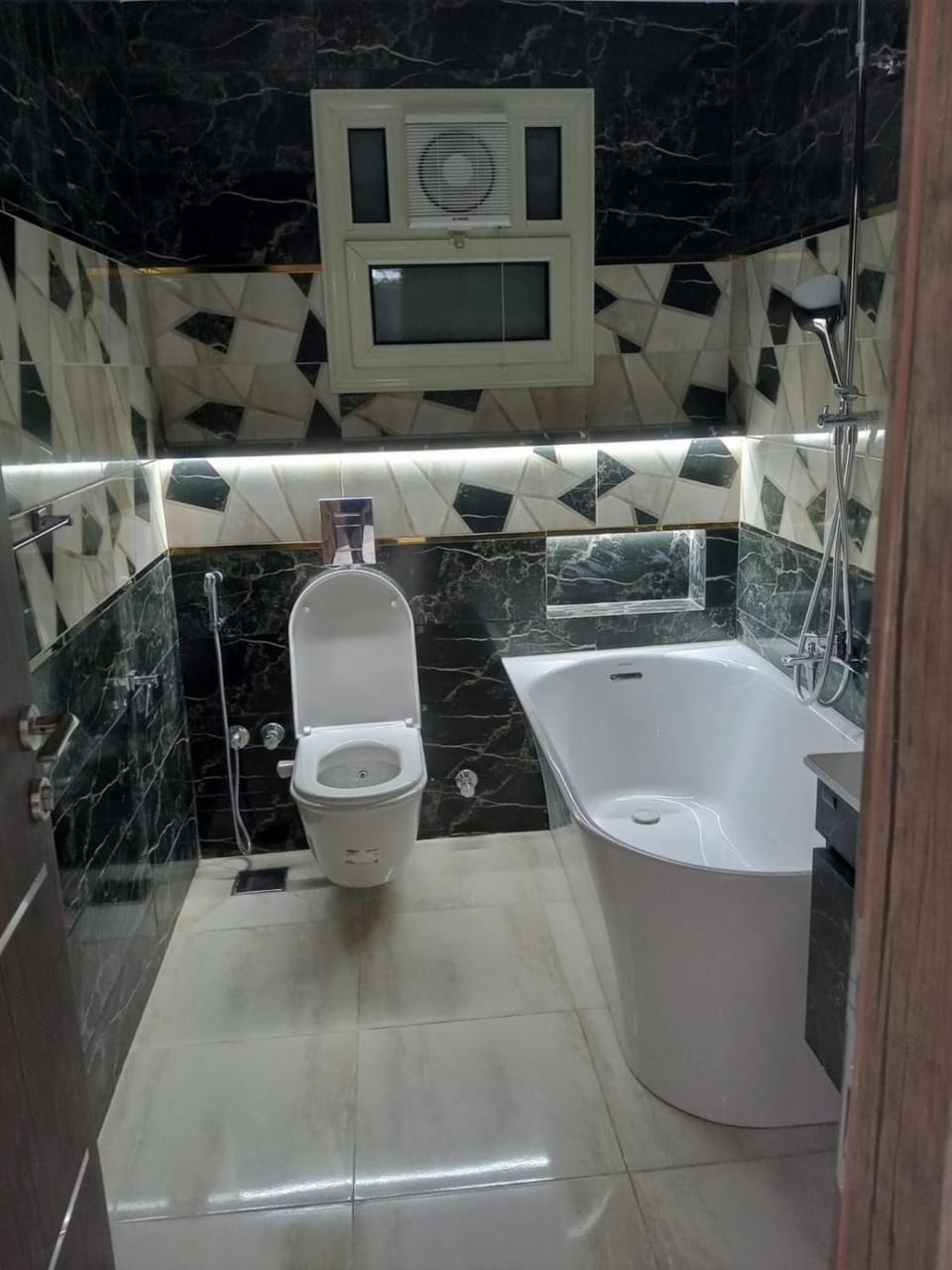 شقة حديثة للايجار لاصحاب الذوق العالي في ارقى مناطق المهندسين Apartment in Egypt