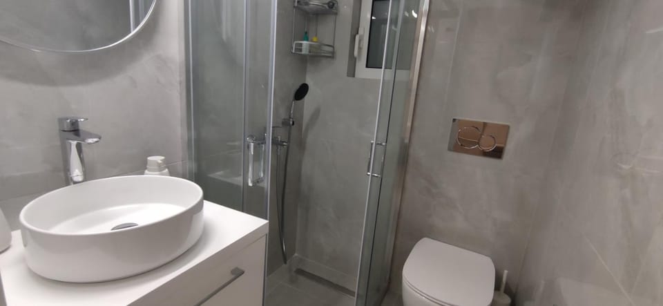 Shower, Bathroom