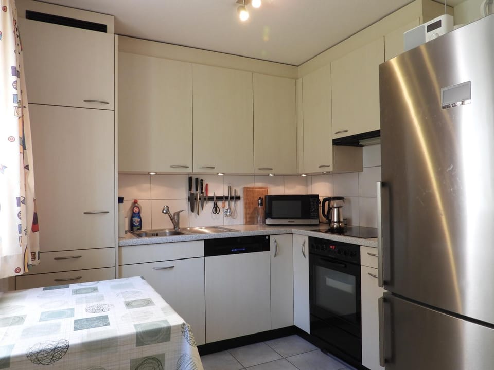 Coffee/tea facilities, Kitchen or kitchenette, dishwasher, oven