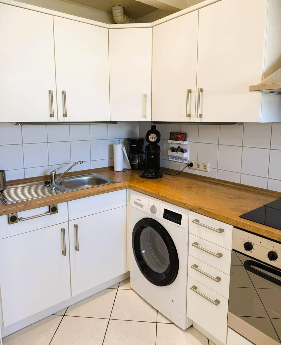 Kitchen or kitchenette, kitchen