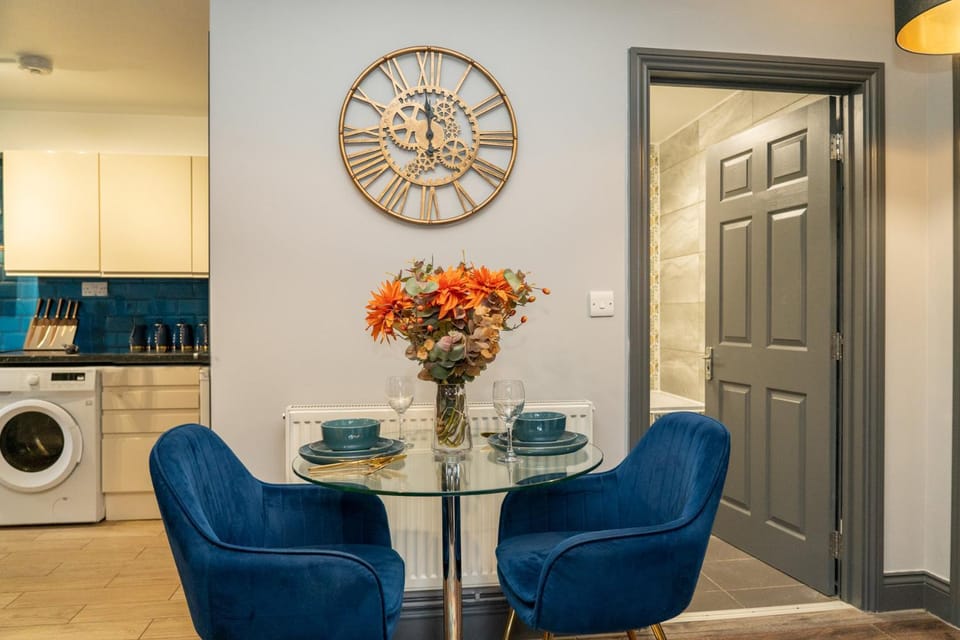 Property building, Seating area