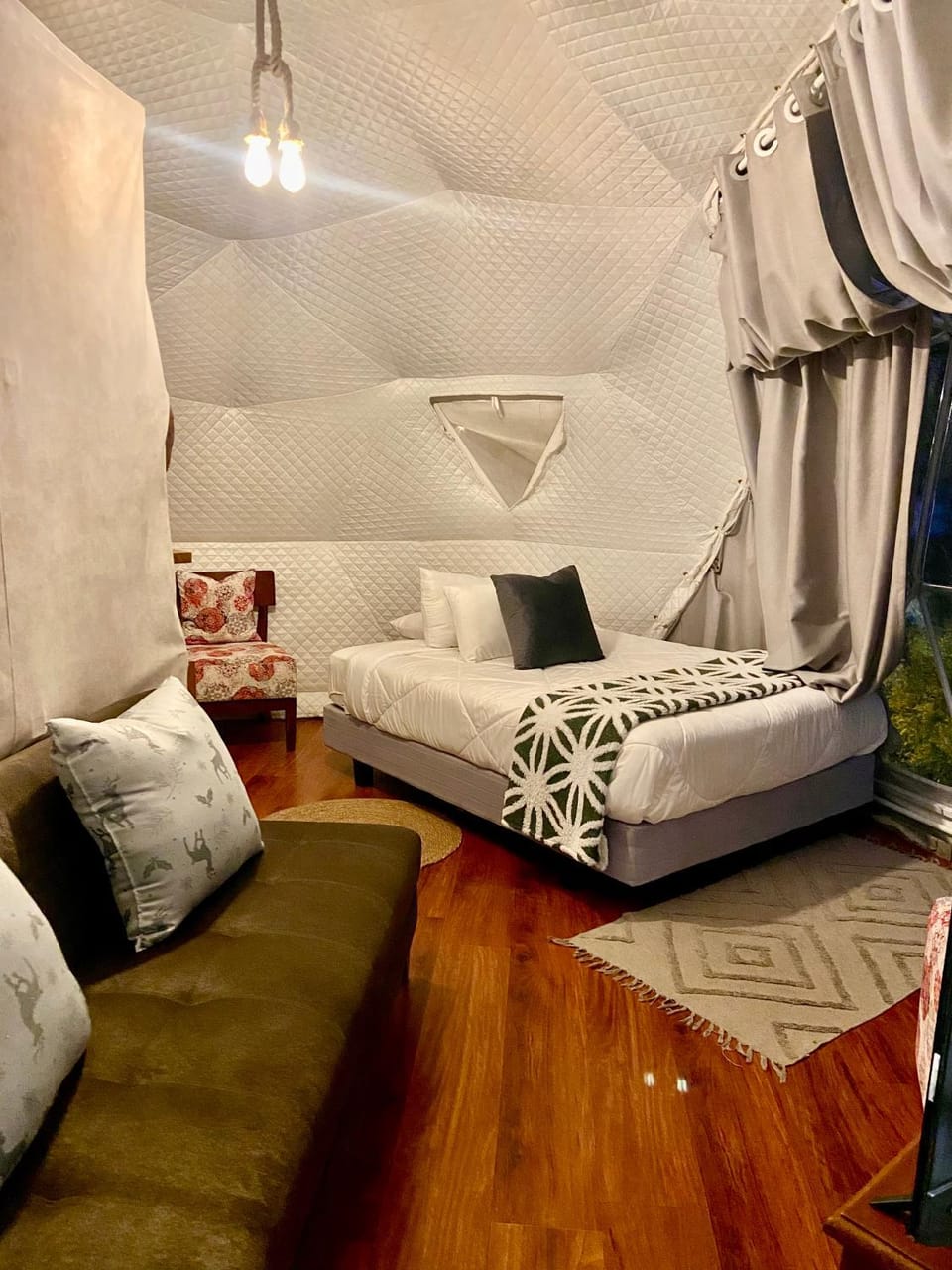 Casa Cram Nature lodge in Tungurahua, Ecuador