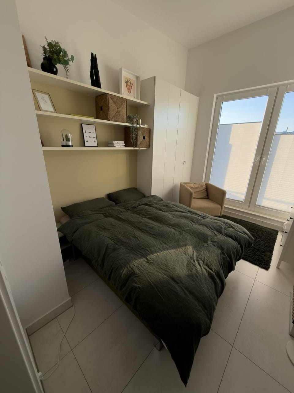 Bed, Photo of the whole room, Seating area, Bedroom, wardrobe