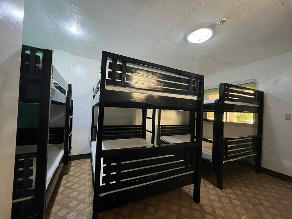 Bedroom, bunk bed